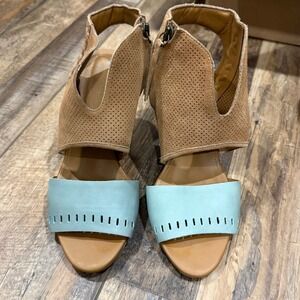 EMU Australia Sarabah Tan Blue Leather Perforated Block Heel Sandals  Size 8